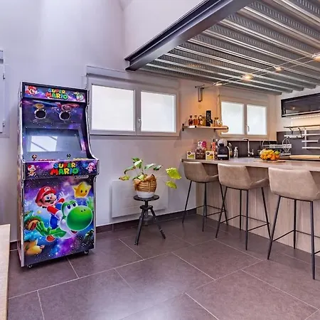 Le Loft Indus - Parking - Borne Arcade - Bbq - Salle De Jeux - Wifi Sainte-Savine